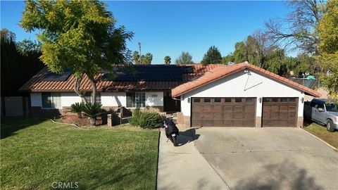 Photo of 17010 Via Los Caballeros, Riverside, CA 92504 (MLS # IV25276376)