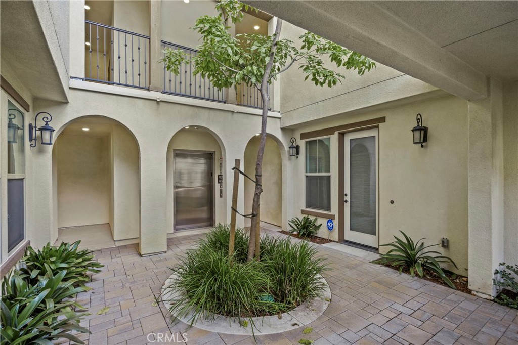 430 Maravilla Lane