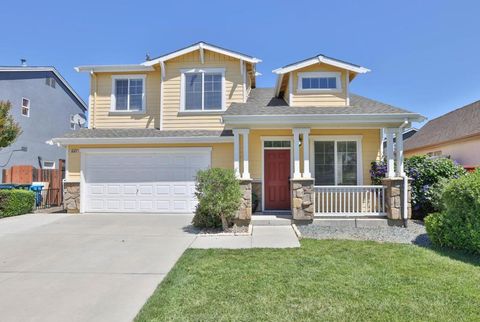 Photo of 887 Martiri Drive, Gilroy, CA 95020 (MLS # ML82047109)