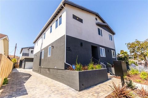 Photo of 1737 S Longwood Ave, Los Angeles, CA 90019 (MLS # SR26016627)