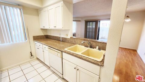 Photo of 1425 W 12th Street #161, Los Angeles, CA 90015 (MLS # 25627107)