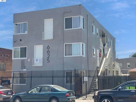 Photo of 6625 Bancroft Ave, Oakland, CA 94605 (MLS # 41138539)