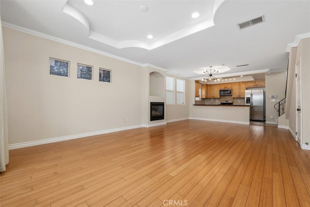 5224 Corteen Pl. PL 1, Valley Village CA 91607
