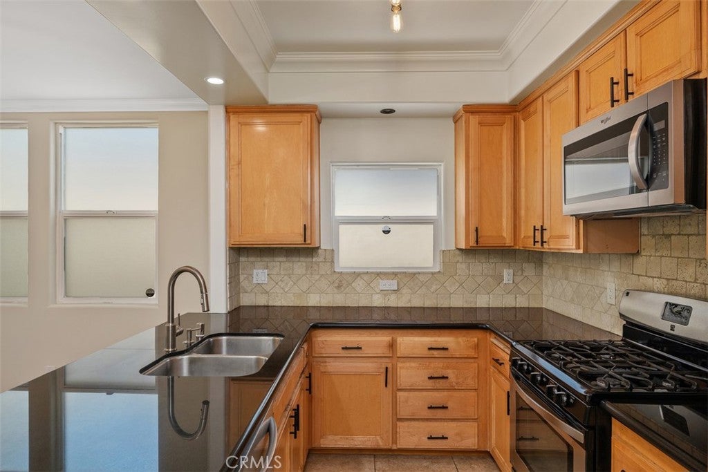 5224 Corteen Pl. 1