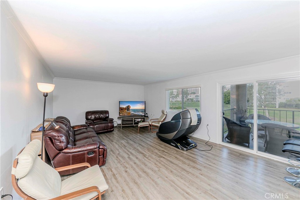5519 Paseo Del Lago E