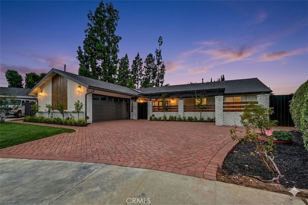 1492 N Kathleen