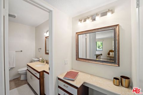 Tiny photo for 29125 Thousand Oaks Boulevard #D, Agoura Hills, CA 91301 (MLS # 26658513)