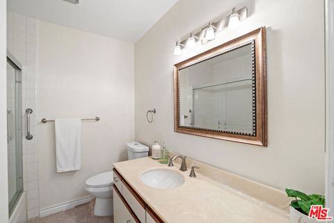 Tiny photo for 29125 Thousand Oaks Boulevard #D, Agoura Hills, CA 91301 (MLS # 26658513)