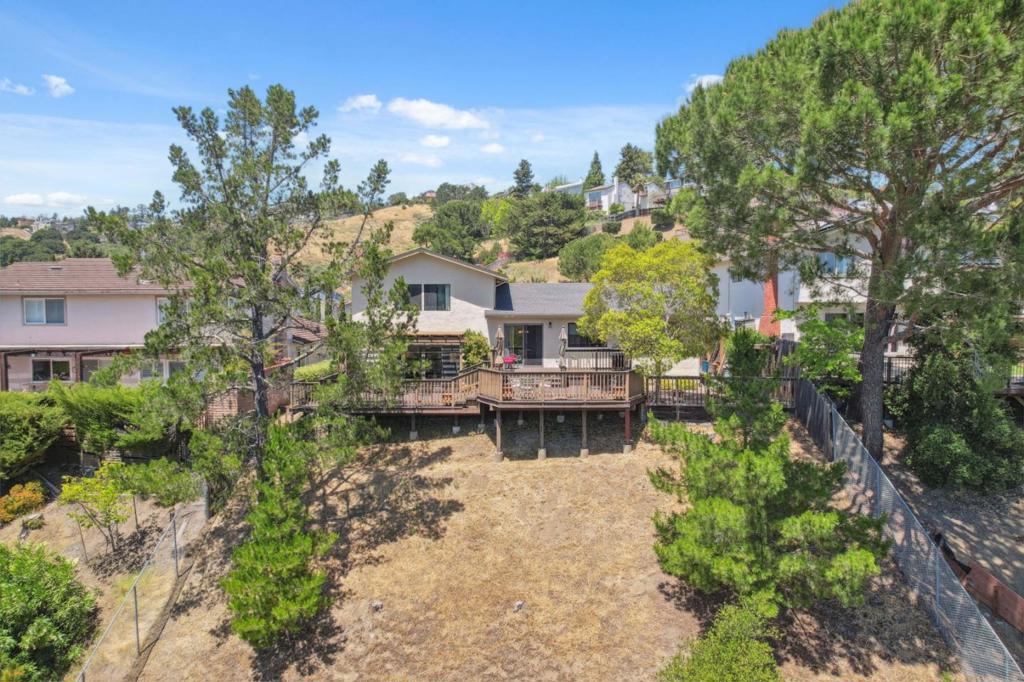 165 Leslie Drive