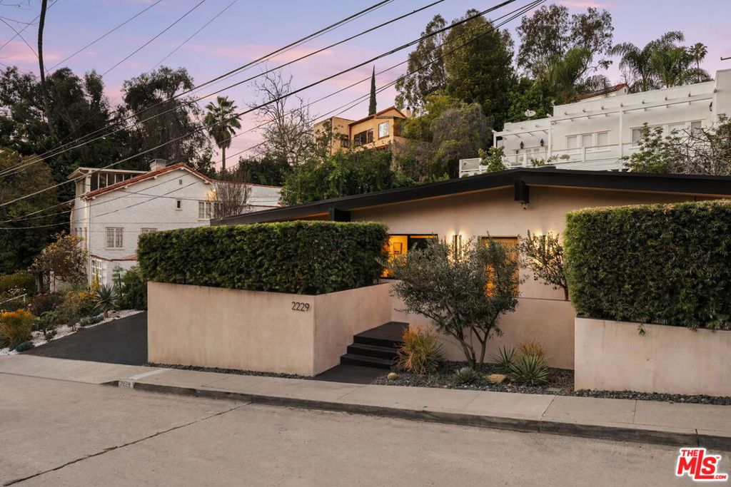 2229 Willetta Street