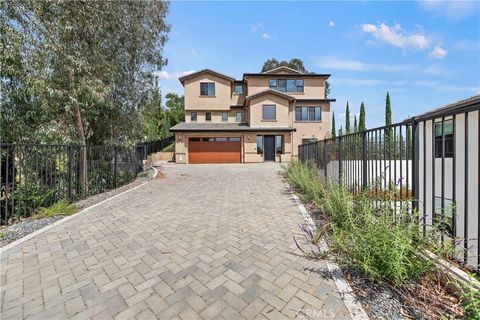 Photo of 969 N Staley Ln, Los Angeles, CA 90042 (MLS # IV26072554)