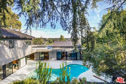 1933 Redcliff Street Los Angeles CA 90039