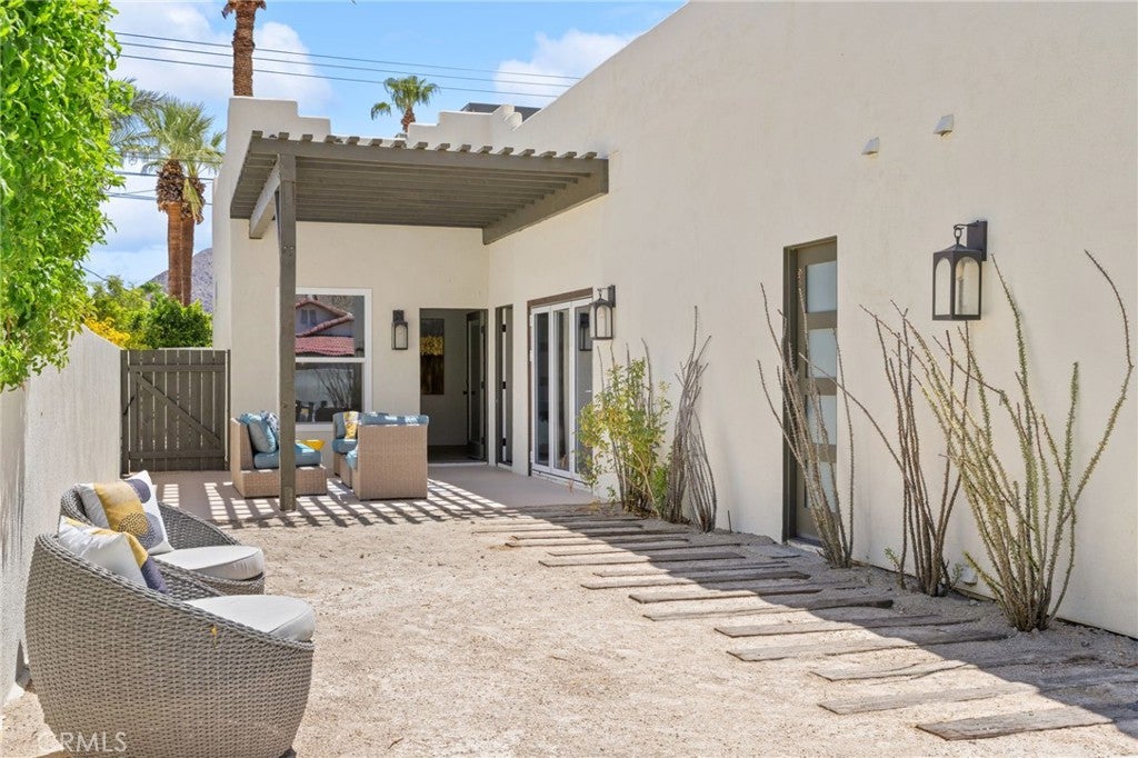 53220 Avenida Juarez