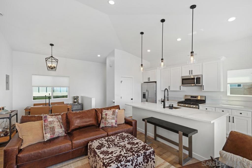 4467 Long Branch Ave
