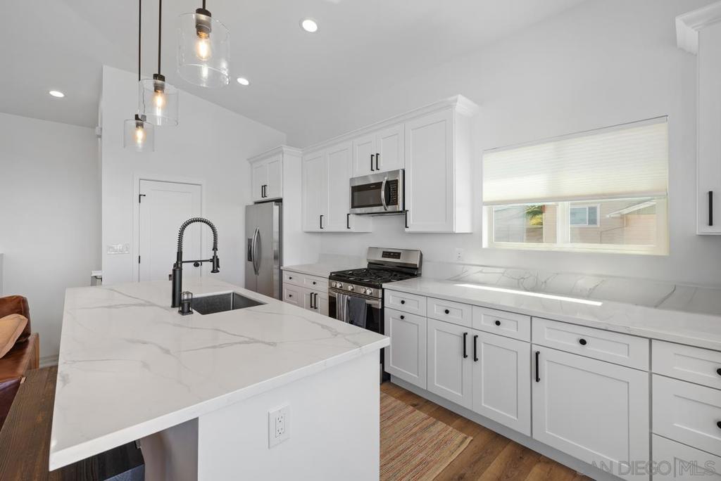 4467 Long Branch Ave