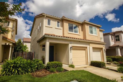 Photo of 385 Gabiano Ct Ct, Vacaville, CA 95687 (MLS # 41131987)