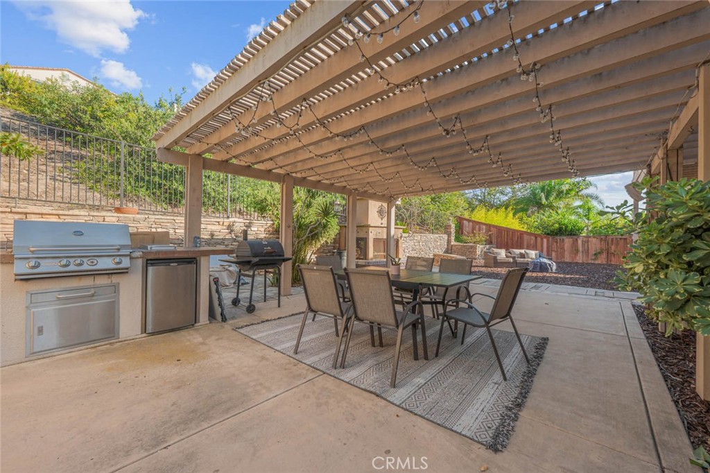 2401 Paseo Los Gatos