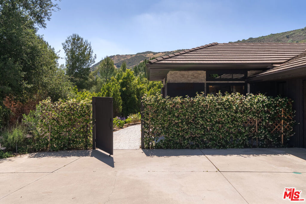 6 Buckskin Court