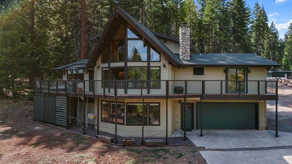 523 Peninsula Drive