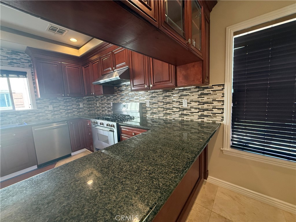 4015 W 133rd