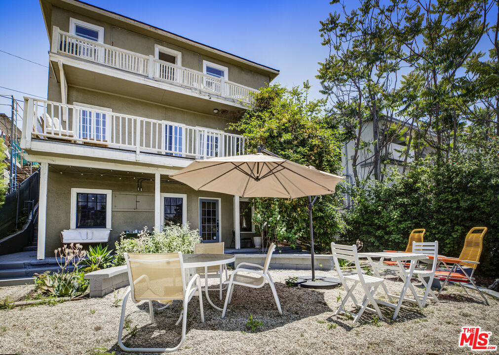 Properties 1 1120 W Edgeware Road