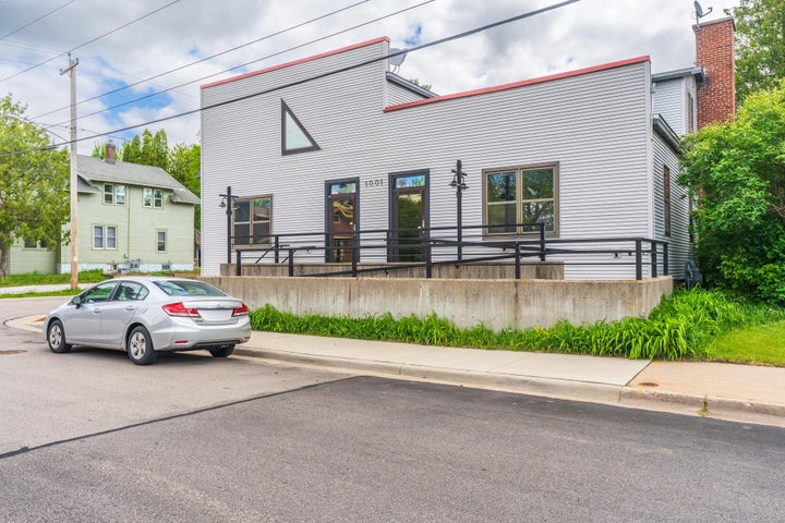 Photo 1 of 47 — 1001 UNION STREET, Stevens Point, WI 54481