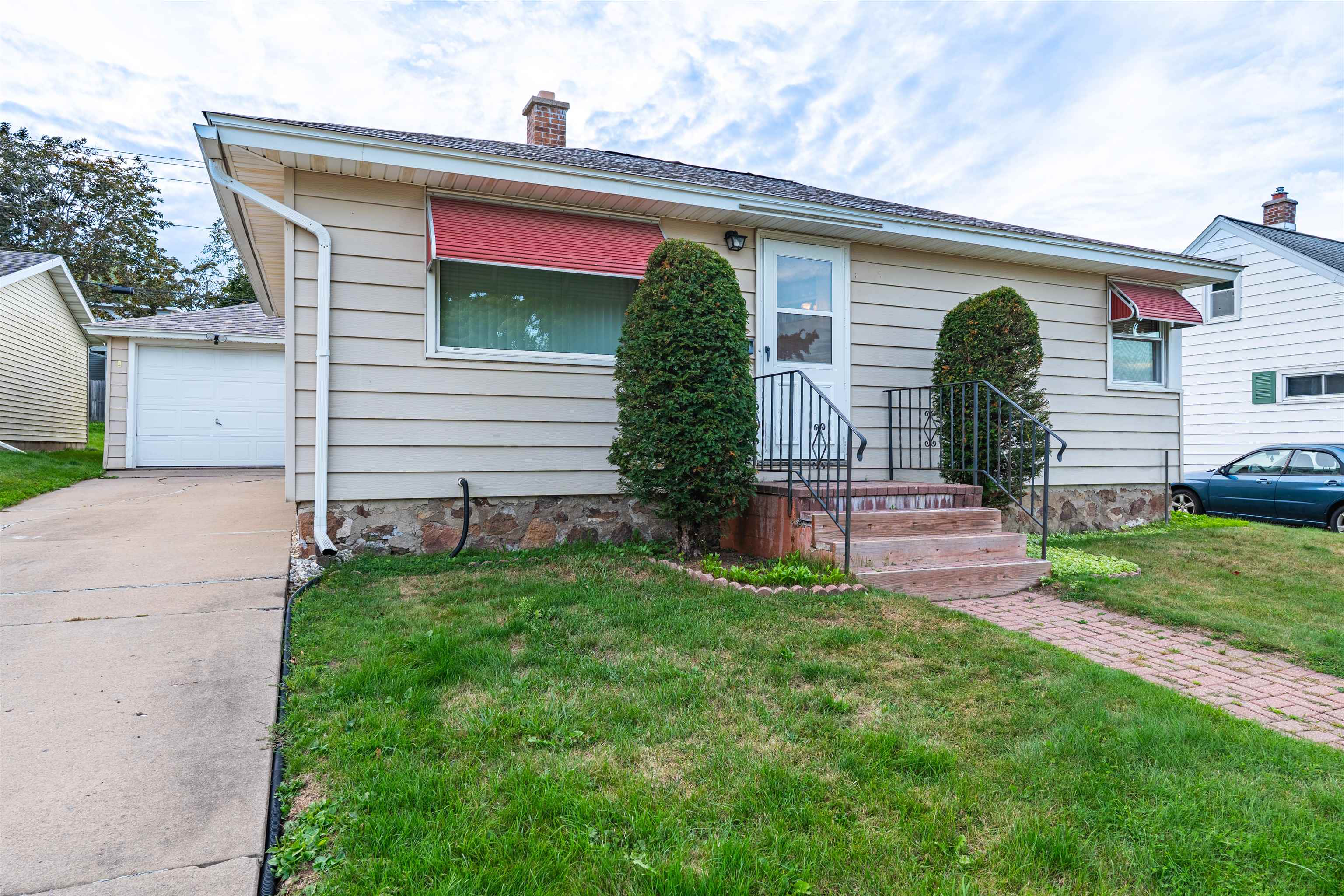 310 N 9TH AVENUE - Photo 2