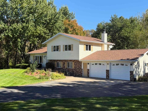 Photo of 10262 Eagle Road, Marshfield, WI 54449 (MLS # 22605066)