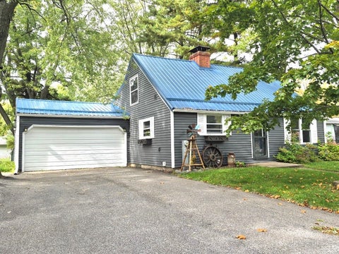 Photo of 1008 S Clark Avenue, Marshfield, WI 54449 (MLS # 22604843)