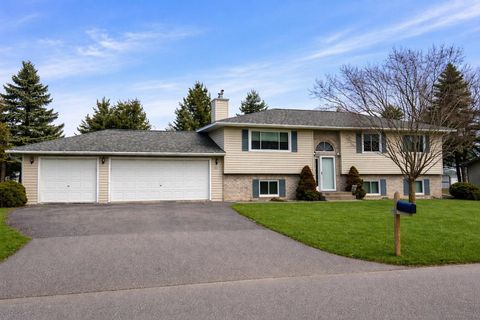 Photo of 1607 N Adams Avenue, Marshfield, WI 54449 (MLS # 22601281)
