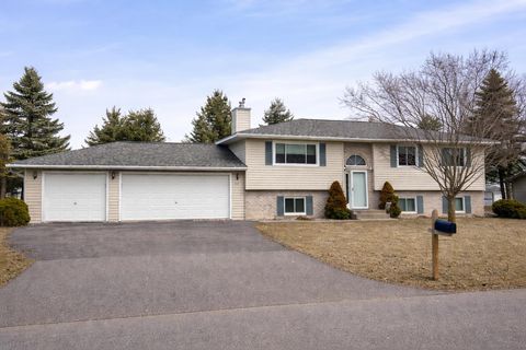 Photo of 1607 N Adams Avenue, Marshfield, WI 54449 (MLS # 22601281)