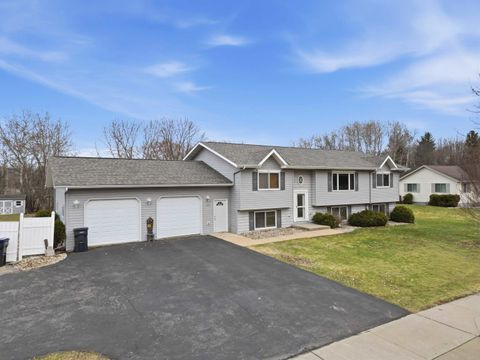 Photo of 1407 S Washington Avenue, Marshfield, WI 54449 (MLS # 22505537)