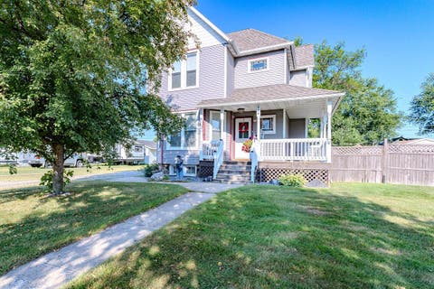 Photo of 606 S Vine Avenue, Marshfield, WI 54449 (MLS # 22603731)