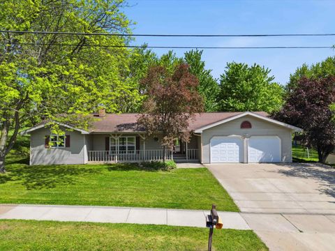 Photo of 621 W Upham Street, Marshfield, WI 54449 (MLS # 22602386)