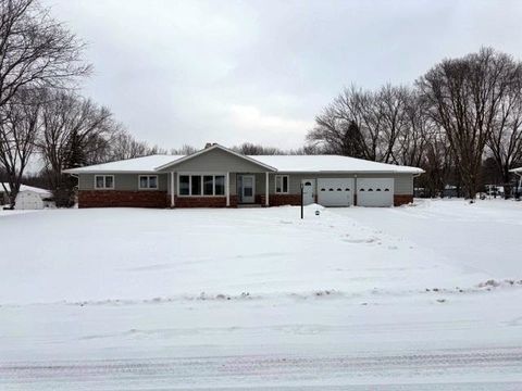 Photo of 521 N Auburn Avenue, Marshfield, WI 54449 (MLS # 22600737)