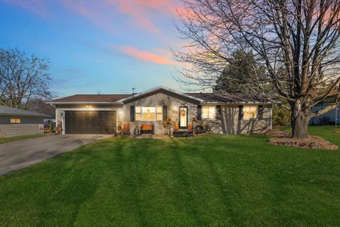 Photo of 2305 Lawraine Street, Marshfield, WI 54449 (MLS # 22505464)