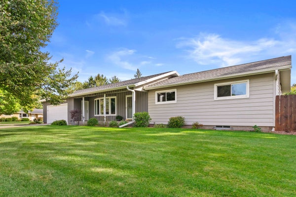 2501 MAGNOLIA DR, PLOVER, WI 54467 - Image 3cdecd99d31bc43ab9e56a50810aedd4/2729985935