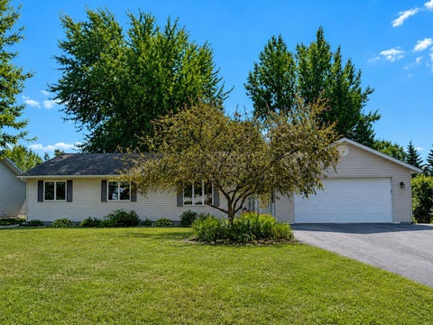Photo of 600 W 11th Street, Marshfield, WI 54449 (MLS # 22604272)