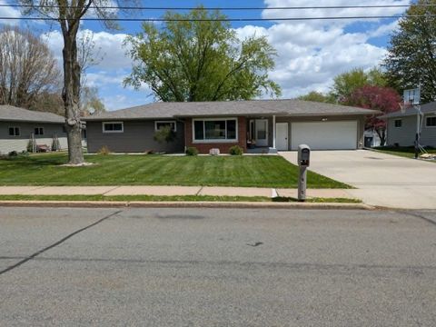 Photo of 1909 S Palmetto Avenue, Marshfield, WI 54449 (MLS # 22601981)