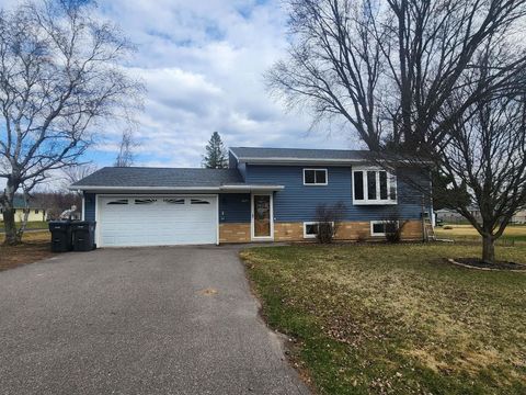 Photo of 225 W 28th Street, Marshfield, WI 54449 (MLS # 22601413)
