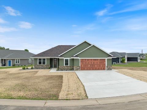 Photo of 1507 Green Acres Drive, Marshfield, WI 54449 (MLS # 22600468)