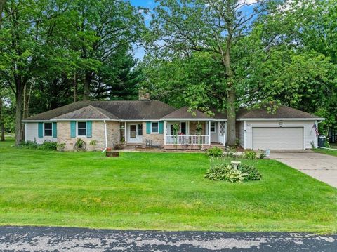 Photo of 718 S Drake Avenue, Marshfield, WI 54449 (MLS # 22504034)