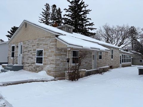Photo of 407 N Vine Avenue, Marshfield, WI 54449 (MLS # 22505604)