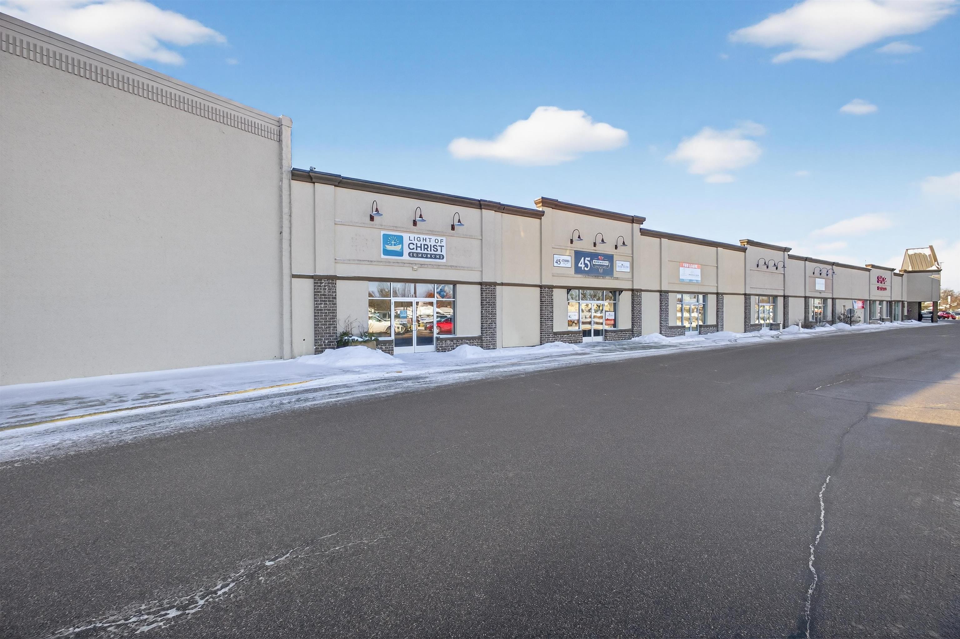 Photo 1 of 25 — 1000 RIVERVIEW EXPRESSWAY Unit Unit 180, Wisconsin Rapids, WI 54494