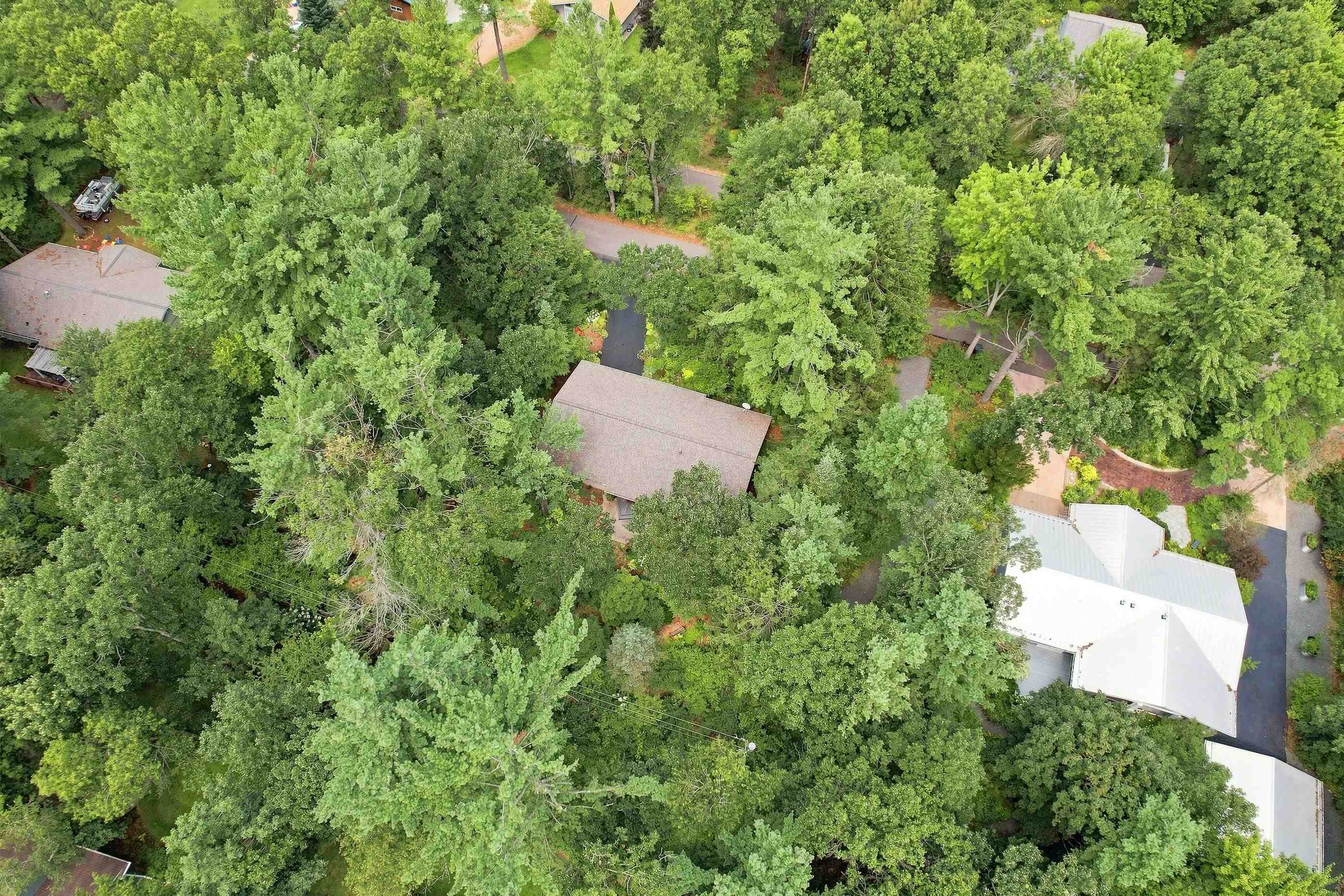 2421 MAGNOLIA DRIVE - Photo 2