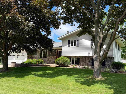 Photo of 1107 W State Street, Marshfield, WI 54449 (MLS # 22602865)