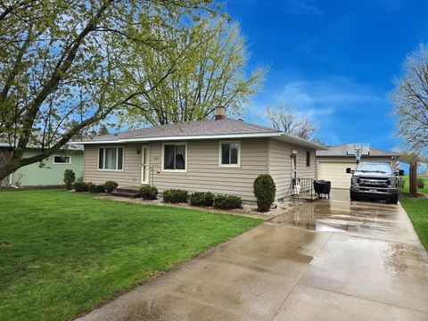 Photo of 426 Wildwood Court, Marshfield, WI 54449 (MLS # 22601678)