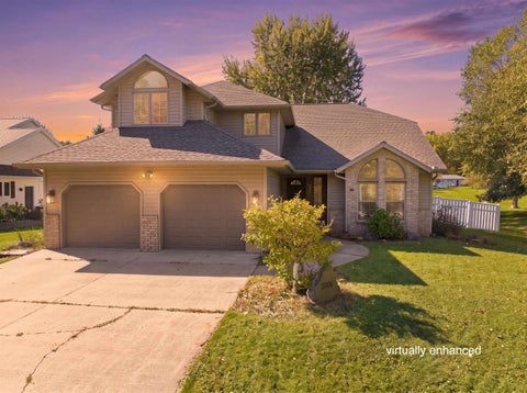Photo of 2006 Butternut Parkway, Marshfield, WI 54449 (MLS # 22605102)