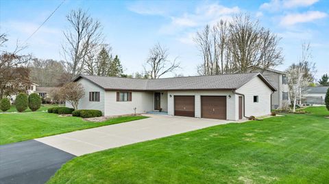 Photo of 1100 E 25th Street, Marshfield, WI 54449 (MLS # 22601965)