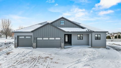 Photo of 404 S Cypress Avenue, Marshfield, WI 54449 (MLS # 22504718)